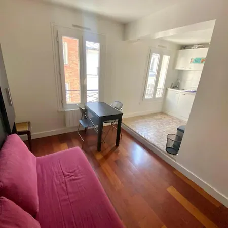 Bed & Breakfast Montmartre Village