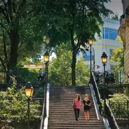 Montmartre Village Oda ve Kahvaltı 4*