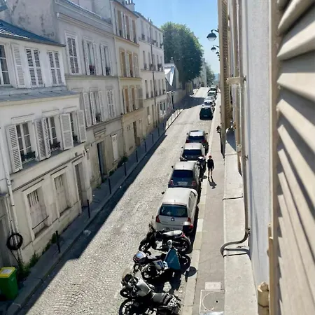 Montmartre Village Oda ve Kahvaltı 3*